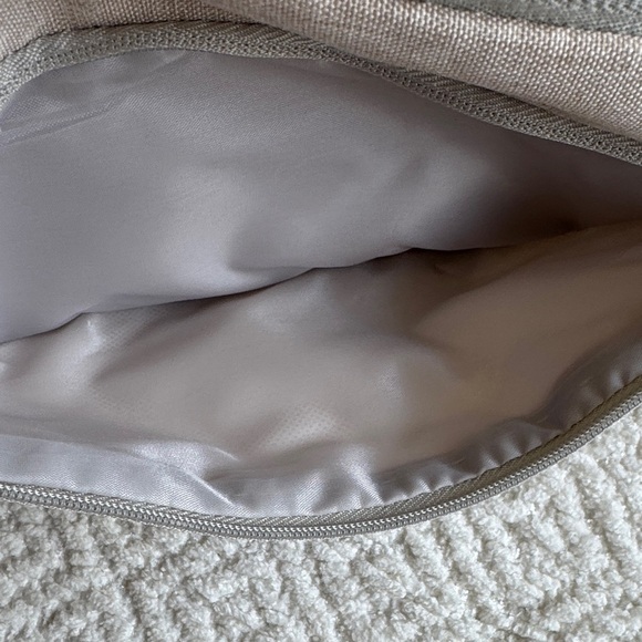 NWOT Therabody Light Gray Carry Pouch - Picture 4 of 8